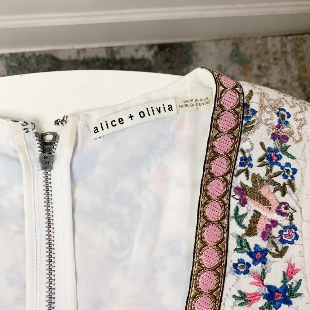 Alice + Olivia Asia Embroidered Babydoll Dress Women’s Size 2 - Picture 5 of 8
